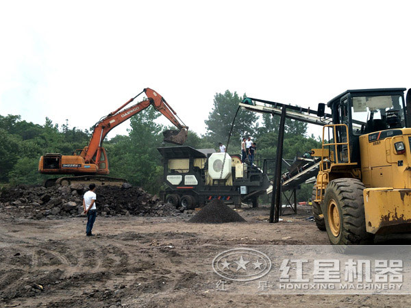轉(zhuǎn)場靈活，移動自由的矸石移動破碎機(jī)