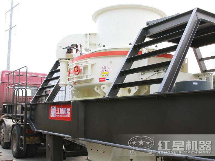 制砂移動破碎站，進料粒度≤55mm，產量521-585t/h之間