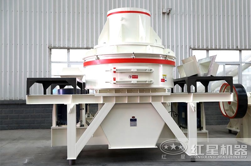 直通沖擊式制砂機(jī)，物料呈立方體狀，占地面積小